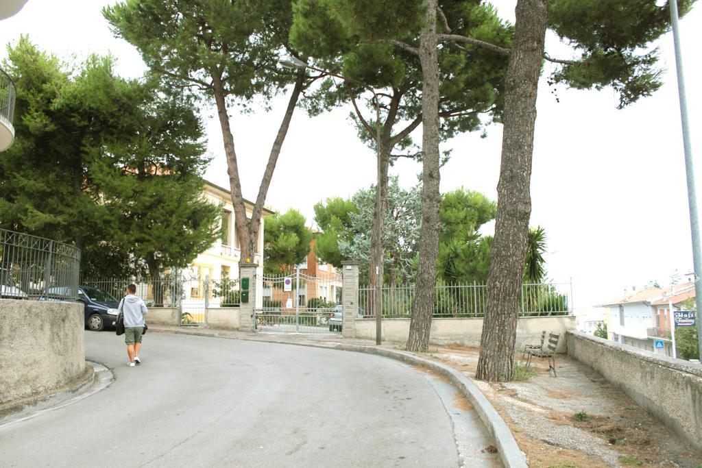 Pino Marittimo Bed & Breakfast Civitanova Marche Luaran gambar